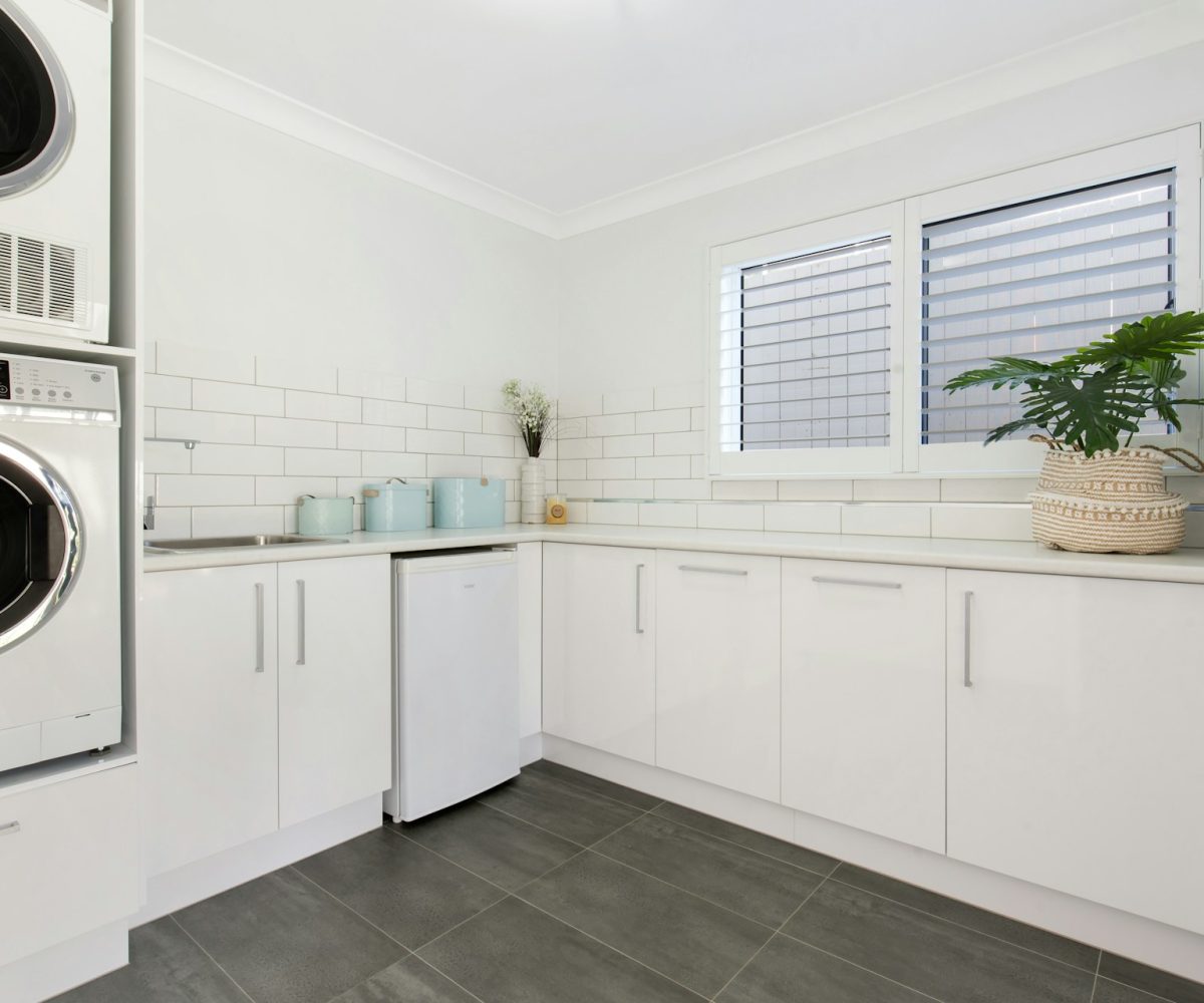 Laundry Room Backsplash